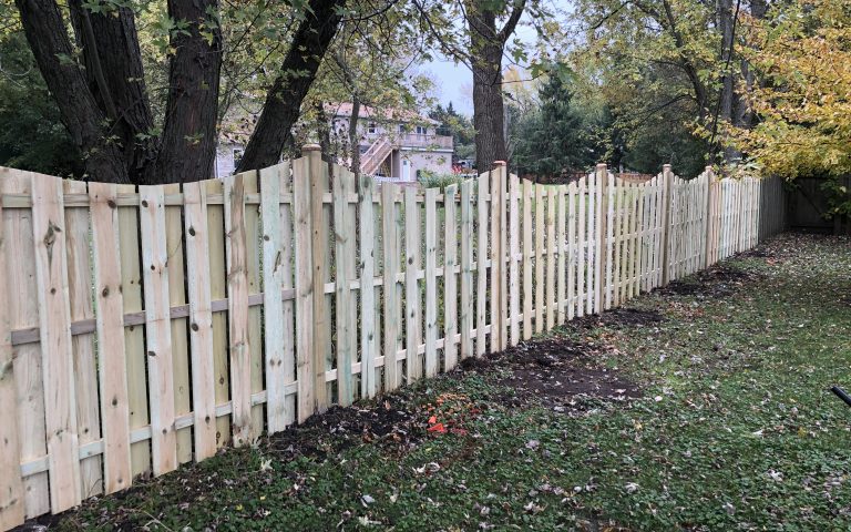 wood fence near kenosha, wood fence installation near kenosha, fence company near kenosha