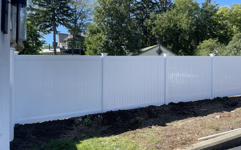 wood fence near kenosha, wood fence installation near kenosha, fence company near kenosha