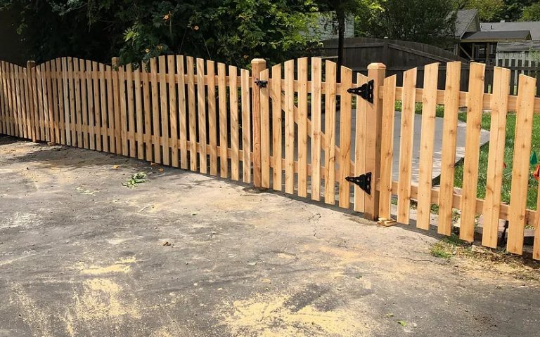 wood fence installation near kenosha, wood fence near kenosha, fence company near kenosha